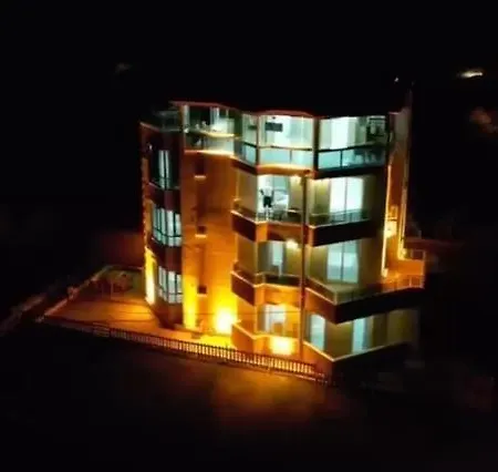 Апарт готель Myra Roof Apart
